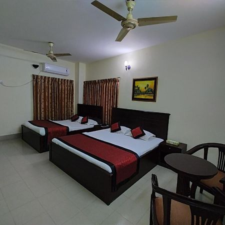 Hotel Supreme Sylhet Buitenkant foto