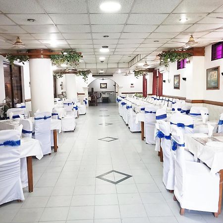 Hotel Supreme Sylhet Buitenkant foto