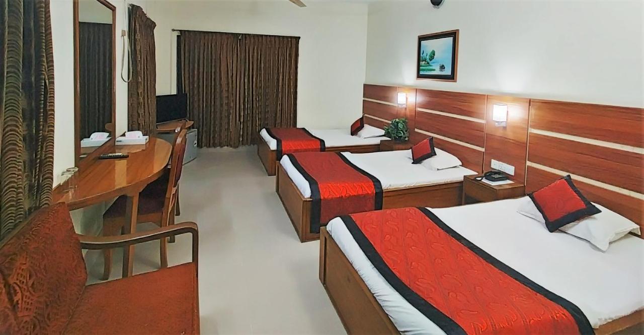 Hotel Supreme Sylhet Buitenkant foto