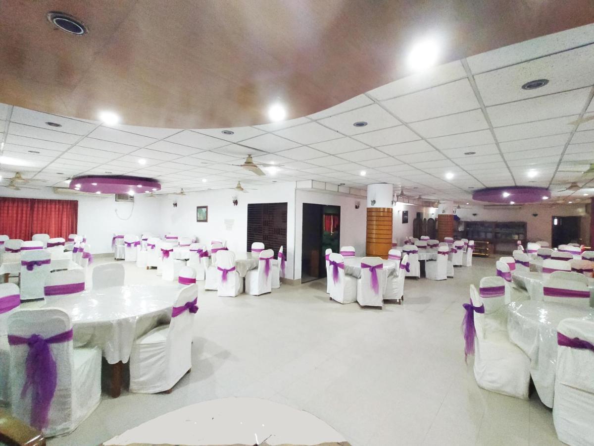 Hotel Supreme Sylhet Buitenkant foto