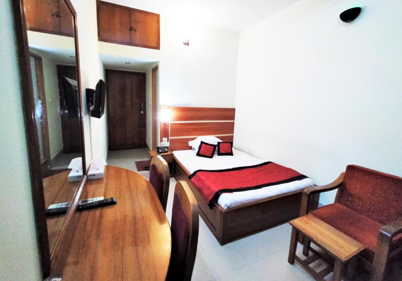 Hotel Supreme Sylhet Buitenkant foto