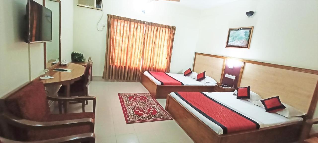 Hotel Supreme Sylhet Buitenkant foto