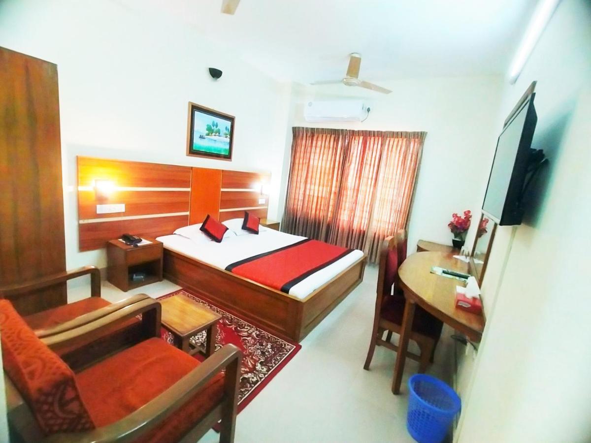 Hotel Supreme Sylhet Buitenkant foto