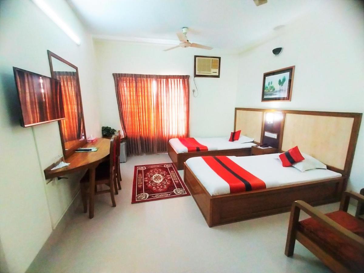 Hotel Supreme Sylhet Buitenkant foto