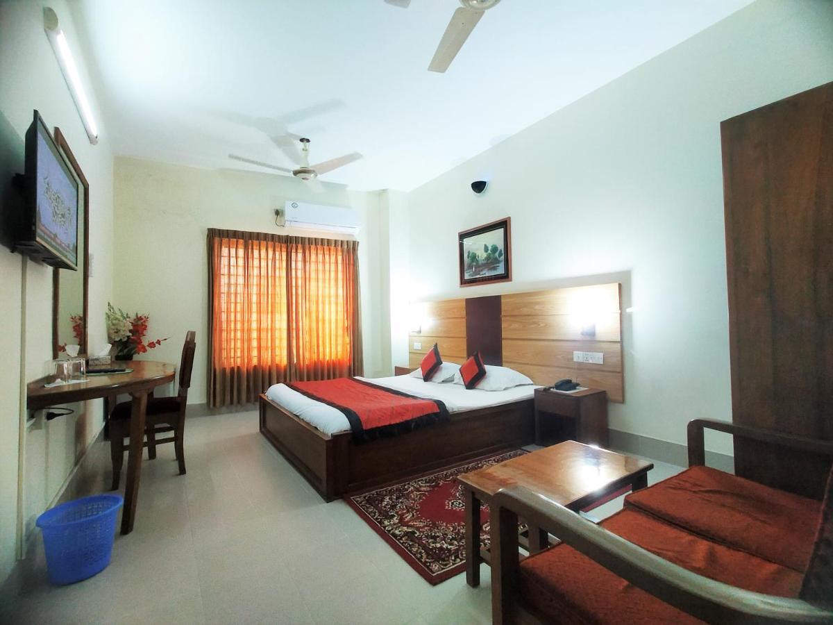 Hotel Supreme Sylhet Buitenkant foto