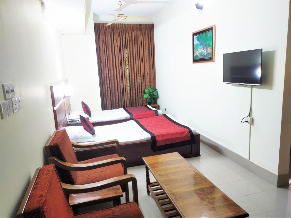 Hotel Supreme Sylhet Buitenkant foto