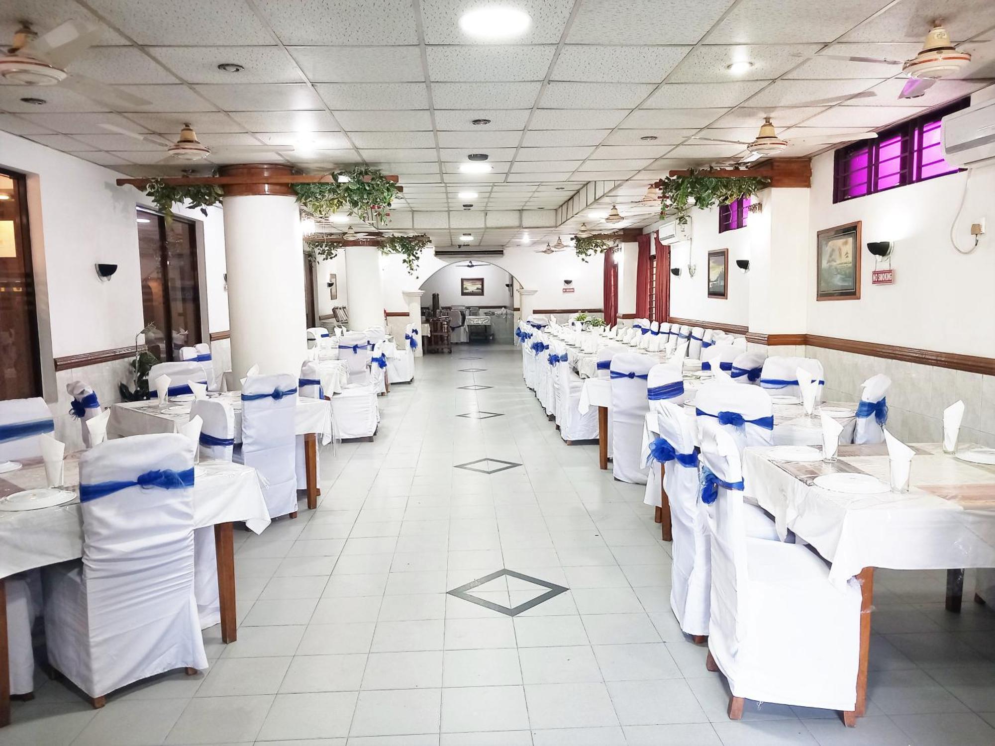 Hotel Supreme Sylhet Buitenkant foto