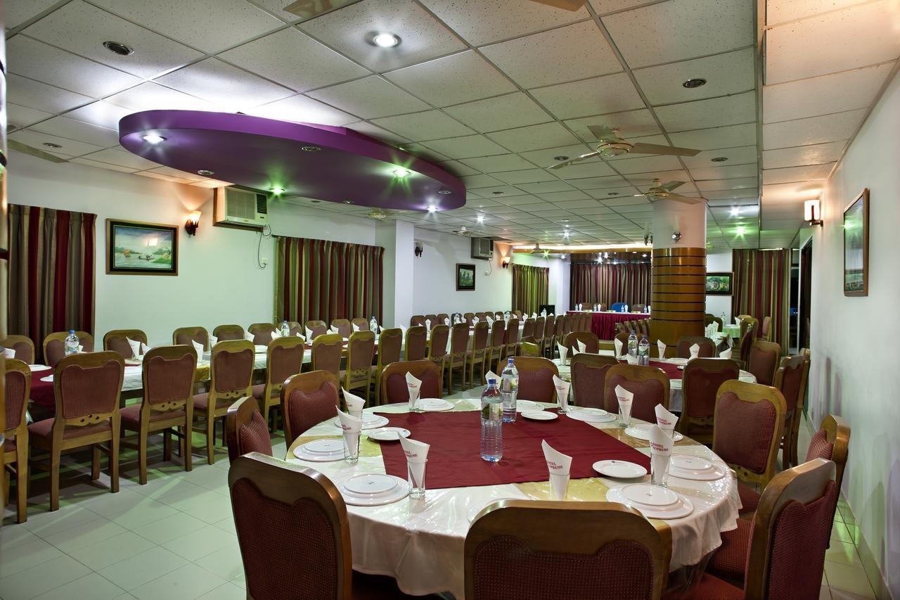 Hotel Supreme Sylhet Buitenkant foto