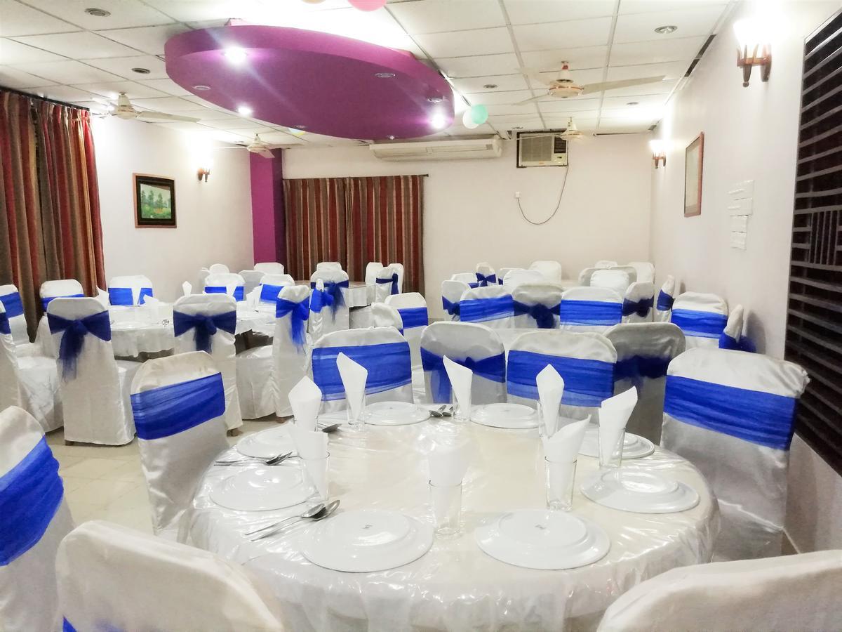 Hotel Supreme Sylhet Buitenkant foto